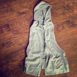 Jillian Micheal’s Hooded sleeveless workout tank